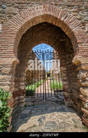 Arab architektonischen Stil Tür in der Alcazaba, eine palastartige Festung aus der islamischen Zeit des 11. Jahrhunderts in Malaga, Costa del gebaut Stockfoto