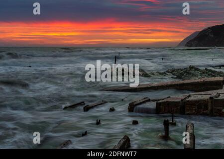 Passetto Strand in Ancona, in einem Herbst Sonnenaufgang Stockfoto