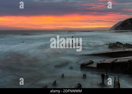 Passetto Strand in Ancona, in einem Herbst Sonnenaufgang Stockfoto