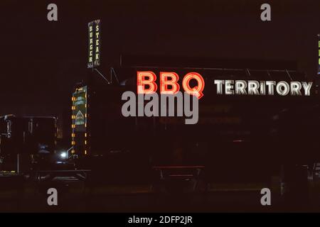 Barbecue Schild Food Court Neon Grill Haus Fast Food Rauch Stockfoto