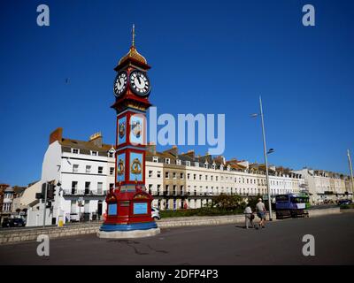 Der viktorianische Uhrenturm (1887) an der Küste von Weymouth, Dorset. Stockfoto