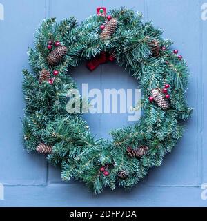 Edinburgh, Großbritannien. 06. Dezember 2020 im Bild: Eine Auswahl von Weihnachtskränzen an den Türen der Georgian New Town in Edinburgh. Kredit: Rich Dyson/Alamy Live Nachrichten Stockfoto