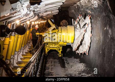 Ruda Slaska, Polen - 16 Juli 2017: 105358 Maschine in einem Kohlebergwerk zu arbeiten. Stockfoto