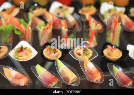 Verschiedene Cocktails ein schönes, stilvolles Essen Stockfoto