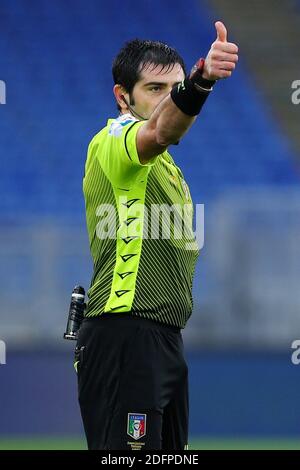 Der Schiedsrichter Fabio Maresca Gesten während der italienischen Meisterschaft Serie EIN Fußballspiel zwischen AS Roma und US Sassuolo Calcio am 6. Dezember 2020 im Stadio Olimpico in Rom, Italien - Foto Federico Proietti / DPPI / LM Stockfoto