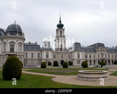 Die Gartenfront, Festetics Palast, Keszthely (am westlichen Ufer des Plattensees), Zala Grafschaft, Ungarn, Magyarország, Europa Stockfoto