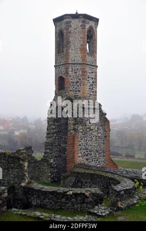 Die Ruinen der gotischen Kirche von Kisnána Burg, Kisnána, Heves Grafschaft, Ungarn, Magyarország, Europa Stockfoto