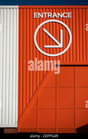 B&Q DIY Store Entrance Sign, Trowbridge, Wiltshire, England, Großbritannien Stockfoto