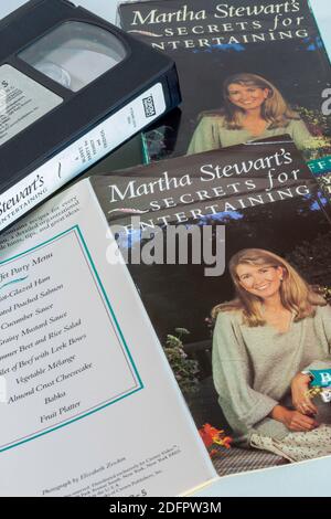 1988 Vintage Martha Stewarts VHS Band und Booklet von Secrets for Entertaining, USA Stockfoto