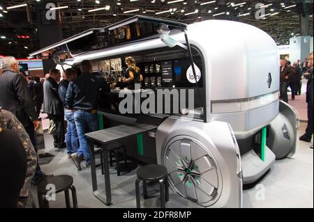 Renault EZ-pro Concept während des Pariser Automobilsalon 2018, bekannt als Mondial de l'Automobile, der am 2. Oktober 2018 im Ausstellungszentrum Porte de Versailles in Paris, Frankreich, stattfand. Foto von Nicolas Genin/ABACAPRESS.COM Stockfoto