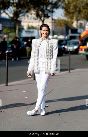 Street Style, Helena Bordon Ankunft in Balmain Frühjahr Sommer 2019 Ready-to-wear-Show, im Hotel de Ville, in Paris, Frankreich, am 28. September 2018 statt. Foto von Marie-Paola Bertrand-Hillion/ABACAPRESS.COM Stockfoto