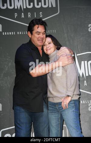 Schauspieler Dean Cain und Schauspielerin Shannen Doherty nach einer zu ihren Ehren organisierten Konferenz während der Comic Con Paris 2018, die am 27. Oktober 2018 in der La Grande Halle de La Villette in Paris, Frankreich, stattfand. Foto von Mireille Ampilhac/ABACAPRESS.COM Stockfoto