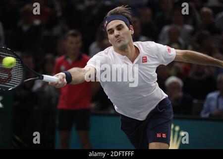 Der Schweizer Roger Federer spielt am 1. November 2018 in der AccorHotels Arena, Paris, Frankreich, im 1/8-Finale der Rolex Tennis Masters 2018. Foto von Henri Szwarc/ABACAPRESS.COM Stockfoto