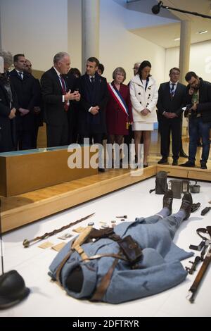 Der französische Präsident Emmanuel Macron besucht am 9. November 2018 das Museum "Historial de la Grande Guerre" des Ersten Weltkriegs in Peronne im Rahmen einer Gedenktour zum Ersten Weltkrieg. Foto von ELIOT BLONDT/ABACAPRESS.COM Stockfoto