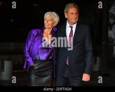 Christine Lagarde, Geschäftsführerin des Internationalen Währungsfonds (IWF), und ihr Partner Xavier Giocanti kommen am Vorabend des 100. Jahrestages des Waffenstillstands 1918 zu einem Staatsessen in Musee d'Orsay, Paris, Frankreich, am 10. November 2018. Foto von Christian Liewig/ABACAPRESS.COM Stockfoto