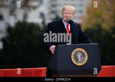 US-Präsident Donald Trump auf dem amerikanischen Friedhof in Suresnes, um US-Soldaten zu ehren, die im Ersten Weltkrieg ums Leben kamen. Paris, Foto von Romuald Meigneux/Pool/ABACAPRESS.COM Stockfoto