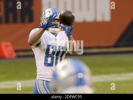 Chicago, Usa. Dezember 2020. Detroit Lions Wide Receiver Danny Amendola (80) fängt einen Pass von Quarterback Matthew Stafford (9) während des vierten Quartals des Spiels im Soldier Field in Chicago am Sonntag, 6. Dezember 2020. Die Detroit Lions besiegten die Chicago Bears 34-30. Foto von Mark Black/UPI Kredit: UPI/Alamy Live News Stockfoto