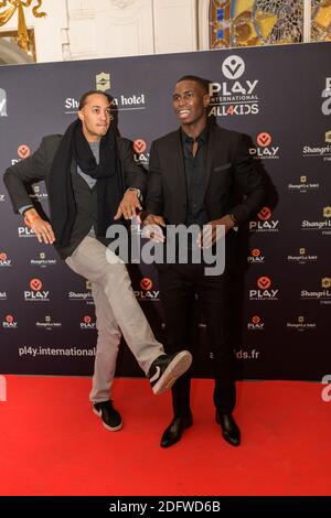 Der französische Athlet Pascal Martinot Lagarde (L.) bei der Spendenaktion für den Verein Play International im Shangri-La Hotel, Paris, Frankreich, 21. November 2018. Foto von Daniel Derajinski/ABACAPRESS.COM Stockfoto