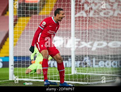 Liverpool. Dezember 2020. Liverpools Joel Matip feiert das dritte Tor beim Spiel der englischen Premier League zwischen dem FC Liverpool und dem FC Wolverhampton Wanderers am 6. Dezember 2020 in Liverpool, Großbritannien. Quelle: Xinhua/Alamy Live News Stockfoto