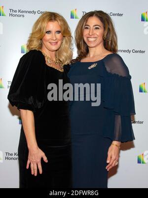 Die TV-Persönlichkeit Sandra Lee, Left, und Alexandra Stanton kommen am Samstag, den 1. Dezember 2018, zum offiziellen Artist's Dinner zu Ehren der Empfänger der 41. Jährlichen Kennedy Center Honors, veranstaltet vom stellvertretenden US-Außenminister John J. Sullivan im US-Außenministerium in Washington, DC, USA. Die 2018 Preisträger sind: Sänger und Schauspielerin Cher; Komponist und Pianist Philip Glass; Country-Musik-Entertainer Reba McEntire; und Jazz-Saxophonist und Komponist Wayne Shorter. In diesem Jahr die Co-Macher von Hamilton, Schriftsteller und Schauspieler Lin-Manuel Miranda, Regisseur Thomas Kail, Choreograf Andy Stockfoto