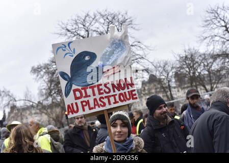 Französische Umweltaktivisten und Demonstranten nehmen am 8. Dezember 2018 in Paris, Frankreich, an einem marsch für das Klima Teil. Foto von Patrice Pierrot/Avenir Pictures/ABACAPRESS.COM Stockfoto