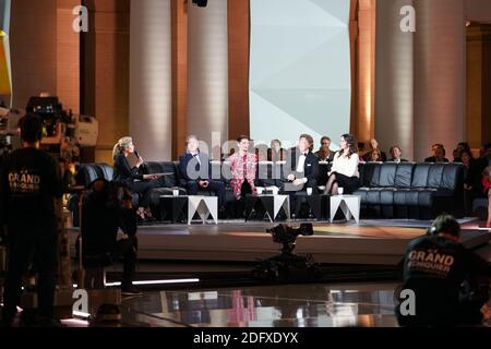 Anne-Sophie Lapix, Daniel Auteuil, Aurelie Dupont, Roberto Alagna und Aleksandra Kurzak in der Fernsehsendung Le Grand Echiquier im Palais des Beaux-Arts in Lille, Frankreich, 20. Dezember 2018. Foto von Sylvain Lefevre/ABACAPRESS.COM Stockfoto