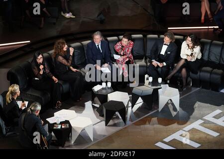 Sylvie Hoarau, Aurelie Saada, Daniel Auteuil, Aurelie Dupont, Roberto Alagna und Aleksandra Kurzak in der Fernsehshow Le Grand Echiquier im Palais des Beaux-Arts in Lille, Frankreich, 20. Dezember 2018. Foto von Sylvain Lefevre/ABACAPRESS.COM Stockfoto