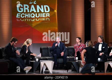 Anne-Sophie Lapix, Daniel Auteuil, Aurelie Dupont und Roberto Alagna in der Fernsehshow Le Grand Echiquier im Palais des Beaux-Arts in Lille, Frankreich, 20. Dezember 2018. Foto von Sylvain Lefevre/ABACAPRESS.COM Stockfoto