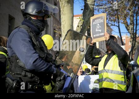 Die Proteste der Gelbwesten dauern am siebten Wochenende in Marseille, Frankreich, am 29. Dezember 2018 an, da Demonstrationen in mehreren Regionen Frankreichs geplant sind. Die "Gelbwesten" (Gilets Jaunes) Bewegung in Frankreich begann ursprünglich als Protest gegen geplante Treibstoffanhebungen, hat sich aber in einen Massenprotest gegen die Politik des Präsidenten und den Regierungsstil von oben nach unten verwandelt. Foto von Denis Thaust/Avenir Pictures/ABACAPRESS.COM Stockfoto