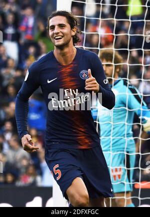 Archiv : Adrien Rabiot, französischer Profifußballer von Paris Saint-Germain (PSG) Paris, Frankreich am 11. Oktober 2018 Foto von Bevilacqua Giuliano/ABACAPRESS.COM Stockfoto