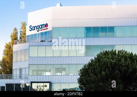 Sep 21, 2020 Brisbane / CA / USA - Sangamo Hauptsitz im Silicon Valley; Sangamo Therapeutics, Inc. (Früher bekannt als Sangamo Biosciences, Inc.) Stockfoto