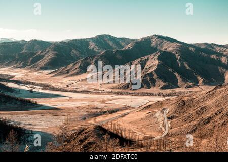 Altai Berge im Winter, Sibirien, Russland Stockfoto