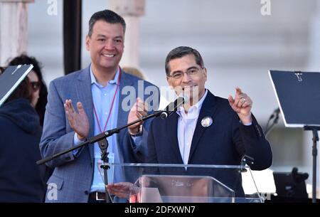 Datei Foto vom 20. Januar 2018 von Generalstaatsanwalt von Kalifornien Xavier Becerra nimmt an der 2018 Women's March Los Angeles in Los Angeles, CA, USA. Der designierte Präsident Joe Biden hat den kalifornischen Generalstaatsanwalt Xavier Becerra als seinen Sekretär für Gesundheit und menschliche Dienste ausgewählt und einen erfahrenen Politiker ausgewählt, der die Reaktion der Regierung auf die Coronavirus-Pandemie überwachen soll. Foto von Lionel Hahn/ABACAPRESS.COM Stockfoto