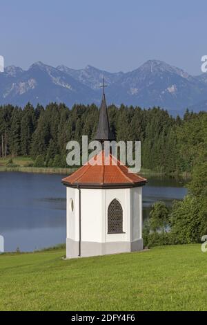 Geographie / Reisen, Deutschland, Bayern, Rieden am Forggensee (Forggensee), Kapelle Hegratsried vor der Tür, Additional-Rights-Clearance-Info-Not-available Stockfoto