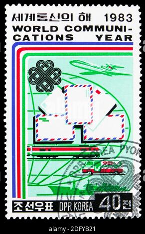 MOSKAU, RUSSLAND - 16. SEPTEMBER 2020: Briefmarke gedruckt in Korea Nord zeigt Weltkommunikationsjahr, Serie, um 1982 Stockfoto