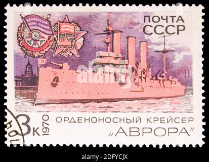 MOSKAU, RUSSLAND - 28. AUGUST 2020: Briefmarke gedruckt in der UdSSR (Russland) zeigt 'Aurora' Kreuzer, Kriegsschiffe der sowjetischen Marine-Serie, um 1970 Stockfoto