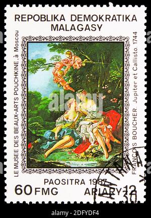 MOSKAU, RUSSLAND - 28. AUGUST 2020: Die in Madagaskar gedruckte Briefmarke zeigt Francois Boucher : Jupiter und Callisto (1744), Gemälde von Puschkin-Mus Stockfoto
