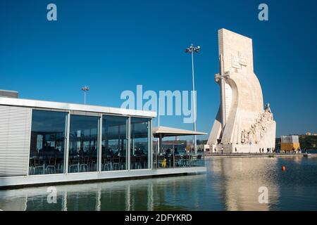 Restaurant zu Monument und Entdeckungen im Belem Viertel, Lissabon, Portugal Stockfoto