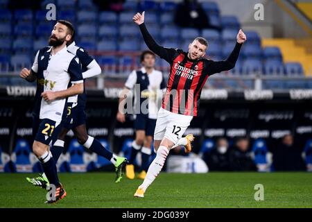 GENUA, ITALIEN - 06. Dezember 2020: Ante Rebic von AC Mailand Gesten während der Serie EIN Fußballspiel zwischen UC Sampdoria und AC Mailand. AC Milan gewann 2-1 gegen UC Sampdoria. (Foto von Nicolò Campo/Sipa USA) Stockfoto