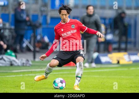 Be MUROYA (H) mit Ball, Einzelaktion mit Ball, Aktion, Fußball 2. Bundesliga, 10. Spieltag, HSV Hamburg Hamburg Hamburg (HH) - Hannover 96 (H) 0: 1 am 05.12.2020 in Hamburg. ¬ Verwendung weltweit Stockfoto