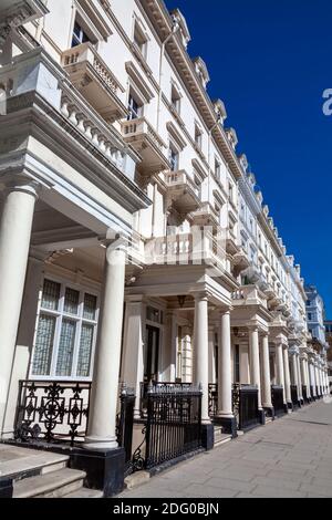 Regency Georgian Reihenhaus Häuser und Wohnungen in Kensington London England Großbritannien, die Gegend beliebte Reiseziel Touristenattraktion la Stockfoto