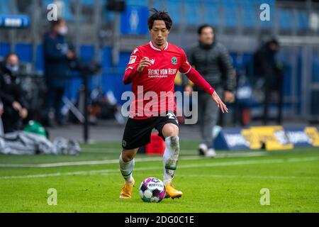 Be MUROYA (H) mit Ball, Einzelaktion mit Ball, Aktion, Fußball 2. Bundesliga, 10. Spieltag, HSV Hamburg Hamburg Hamburg (HH) - Hannover 96 (H) 0: 1 am 05.12.2020 in Hamburg. ¬ Verwendung weltweit Stockfoto