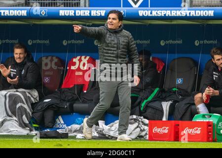 Trainer Kenan KOCAK (H) gibt Unterricht, Anleitung, Fußball 2. Bundesliga, 10. Spieltag, HSV Hamburg Hamburg Hamburg (HH) - Hannover 96 (H) 0: 1 am 05.12.2020 in Hamburg/Deutschland. ¬ Verwendung weltweit Stockfoto