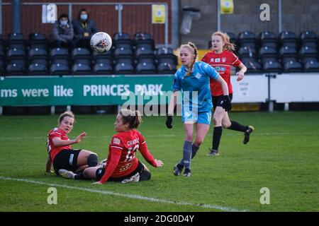 Dartford, Großbritannien. Dezember 2020. Lucy Fitzgerald (#17 London City Lionesses) dreht während des FA Women's Championship Spiels zwischen London City Lionesses und Coventry United. Sam Mallia Kredit: SPP Sport Pressefoto. /Alamy Live Nachrichten Stockfoto