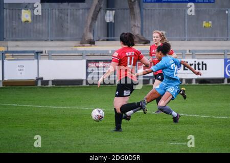 Dartford, Großbritannien. Dezember 2020. Atlanta Primus (#20 London City Lionesses) schießt während des FA Women's Championship Spiels zwischen London City Lionesses und Coventry United. Sam Mallia Kredit: SPP Sport Pressefoto. /Alamy Live Nachrichten Stockfoto