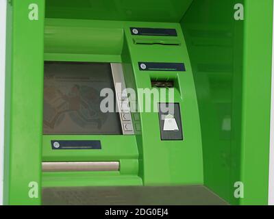 Moderne automatische Geldautomat in einer Bank (ATM) Stockfoto