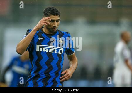 MAILAND, ITALIEN - 5. DEZEMBER: Achraf Hakimi von Inter Mailand feiert sein Ziel während der Serie EIN Spiel zwischen Inter Mailand und Bologna im Stadio Giusep Stockfoto