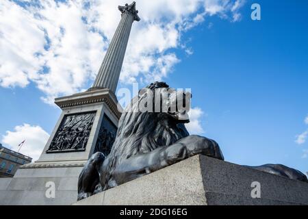 LONDON, Großbritannien - 25. März 2019: Nelson Column Monument im Trafalgar Square London Stockfoto