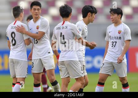 Doha, Katar. Dezember 2020. Spieler des Shanghai SIPG FC reagieren nach dem 16. Spiel der AFC Champions League zwischen Shanghai SIPG FC China und Vissel Kobe aus Japan in Doha, Katar, 7. Dezember 2020. Quelle: Nikku/Xinhua/Alamy Live News Stockfoto