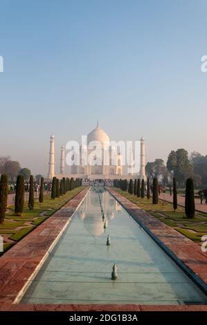 Am frühen Morgen im berühmten Taj Mahal, Agra, Uttar Pradesh, Indien Stockfoto